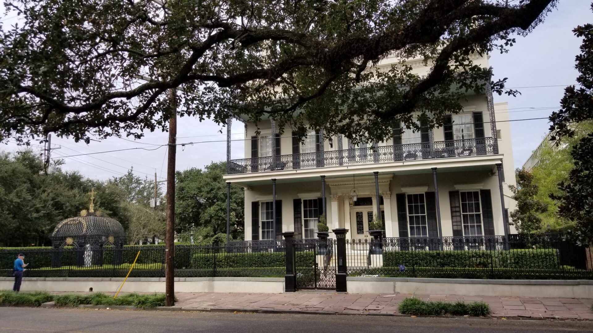 Best Time of Year to Take a Garden District Walking Tour - Unique NOLA ...